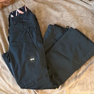 BARELY WORN Women’s Picture Black Skiing Snow Pants
